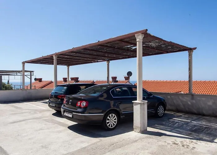 Kono - Two-bedroom With Balcony And Sea View - Marka Gjaje Street דירה