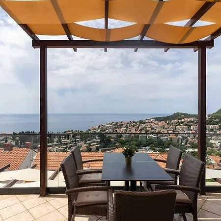 Kono - Two-bedroom With Balcony And Sea View - Marka Gjaje Street *