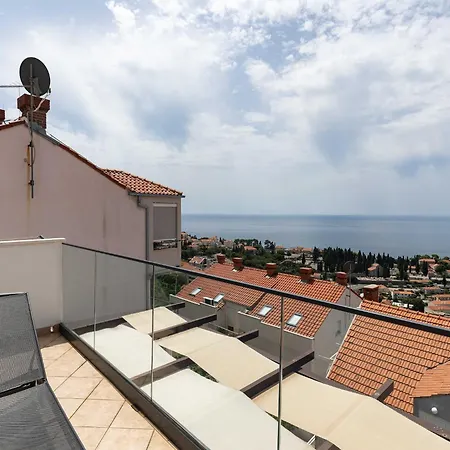 Daire Kono - Two-bedroom With Balcony And Sea View - Marka Gjaje Street *